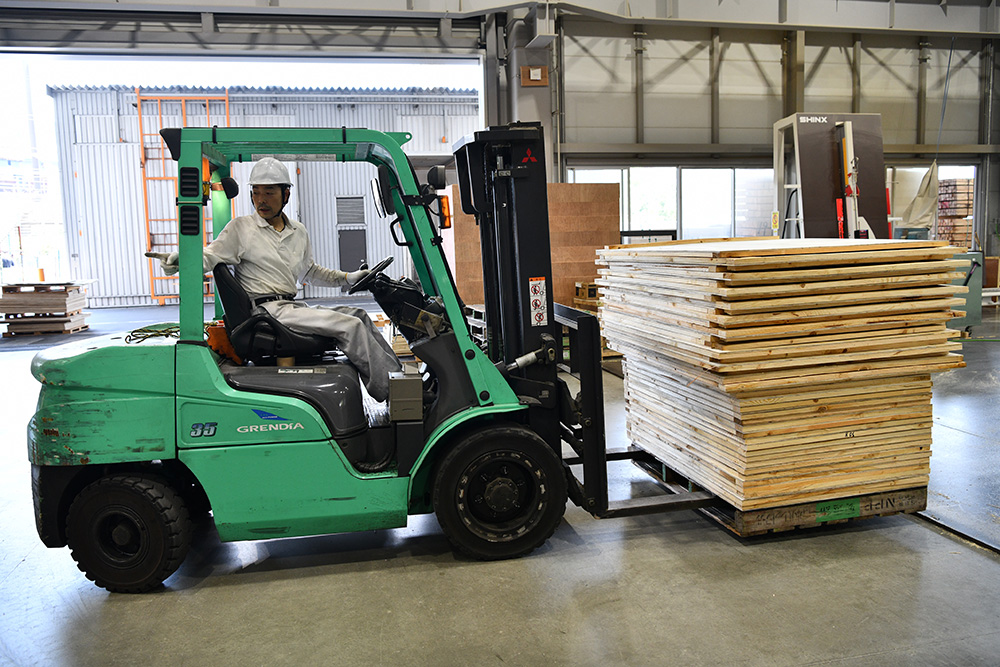 フォークリフト荷役作業